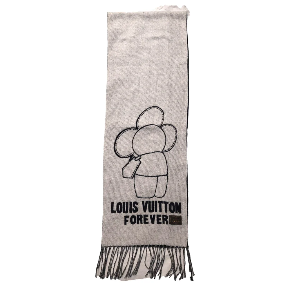 Louis Vuitton LV Forever Reversible Gray Black Cashmere Scarf Pre-Owned - Picture 3 of 16